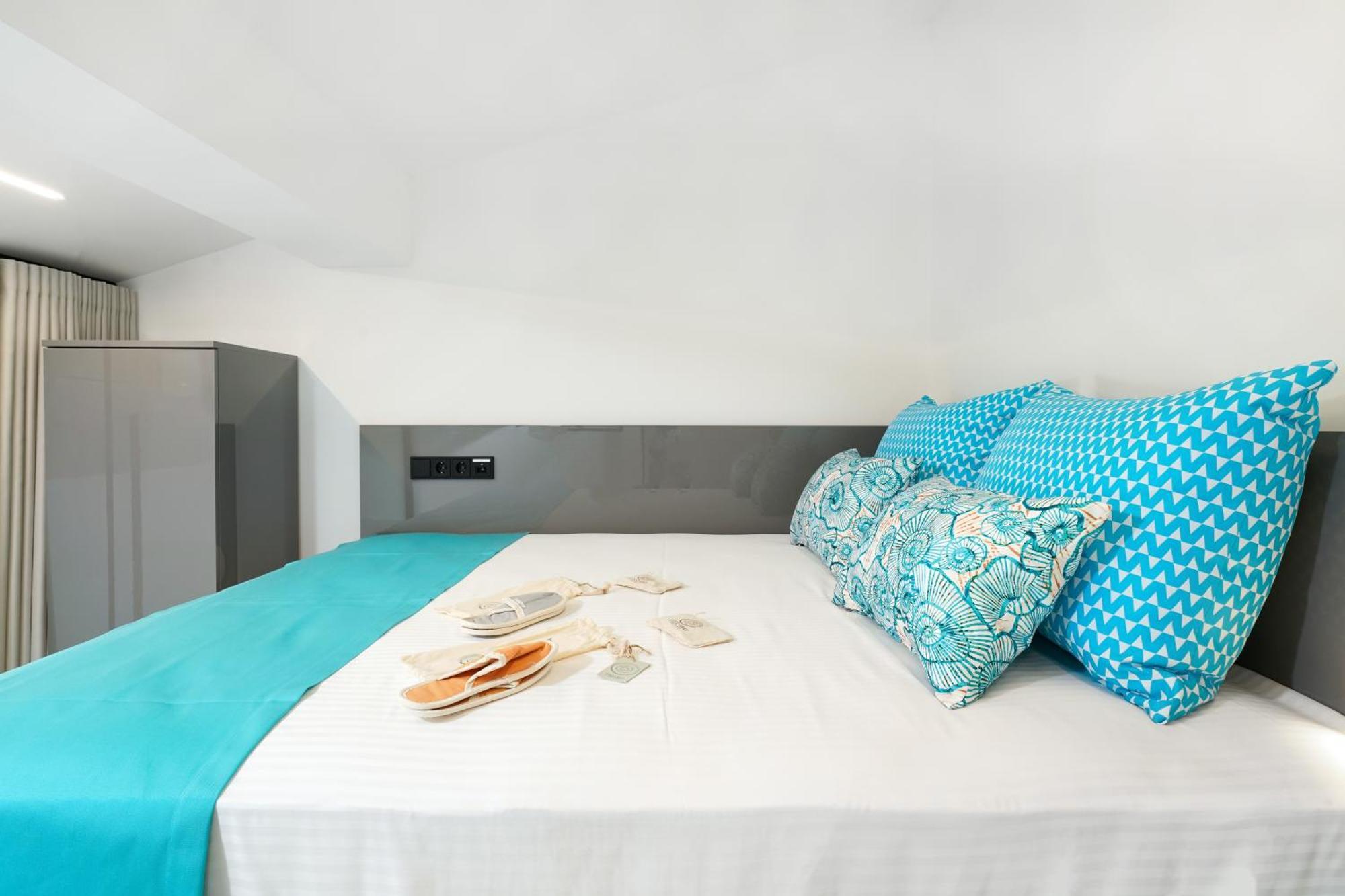 Mythodea Prive Luxury Suites Chrysi Ammoudia Exterior photo